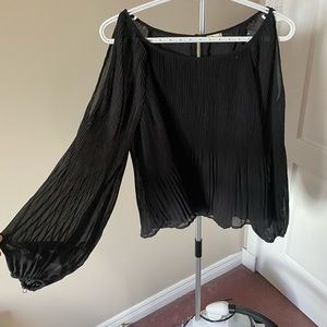 Hollister Pleated blouse